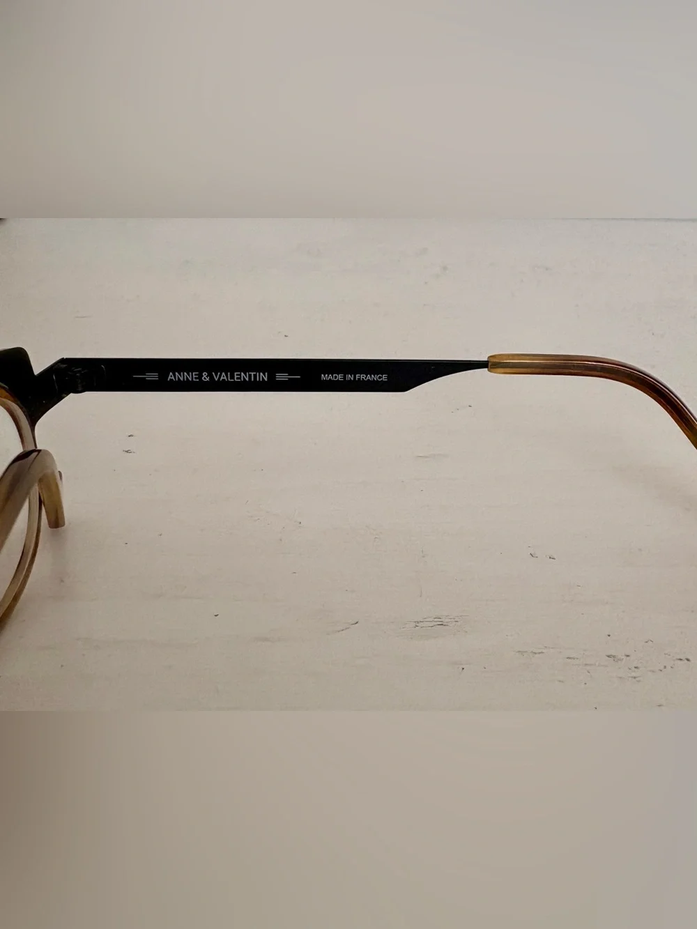 Classic Round Women's Glasses in Tortoise and Black